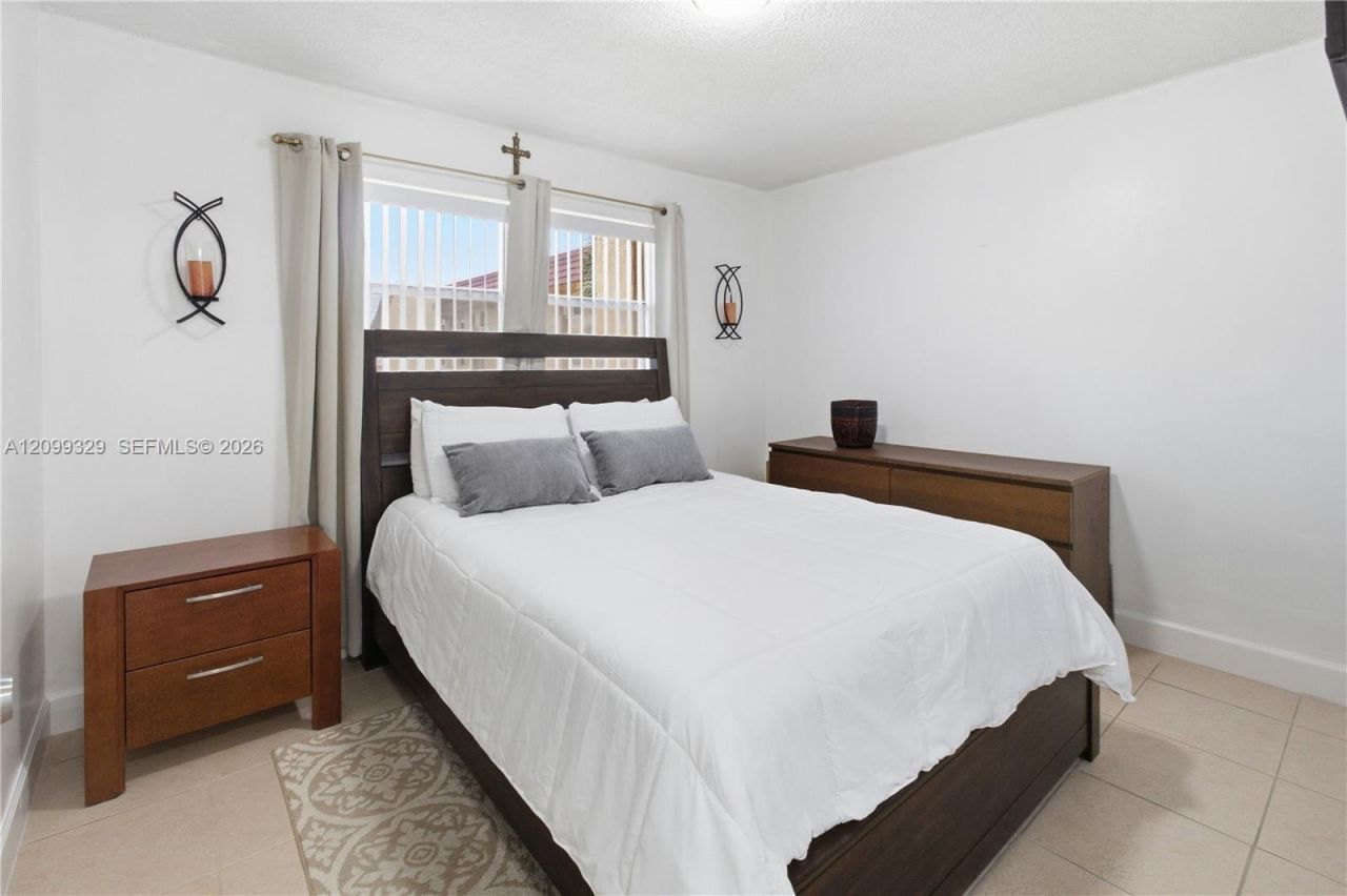 2900 N Pine Island Rd, Unit 209, Sunrise, FL 33322 Photo