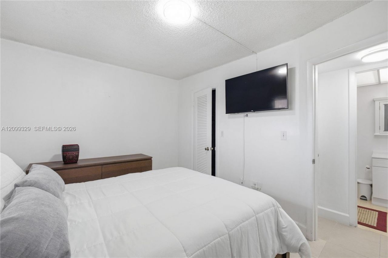 2900 N Pine Island Rd, Unit 209, Sunrise, FL 33322 Photo