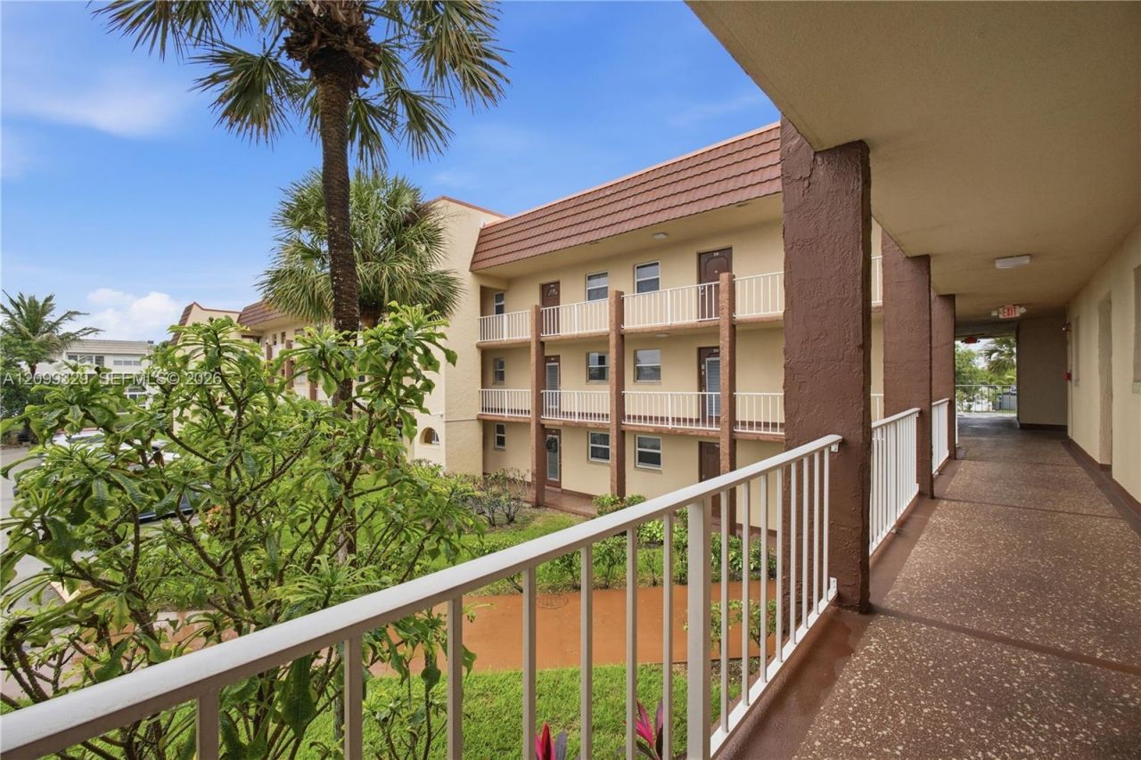 2900 N Pine Island Rd, Unit 209, Sunrise, FL 33322 Photo
