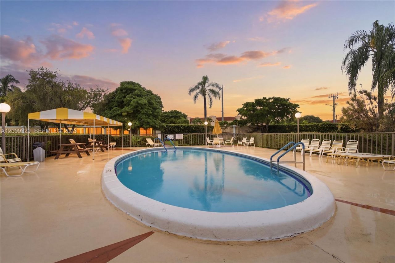 2900 N Pine Island Rd, Unit 209, Sunrise, FL 33322 Photo
