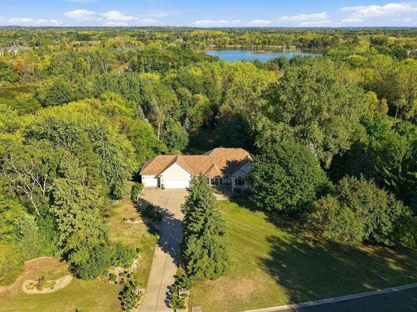 975 Jewel Avenue N, Lake Elmo, MN 55042