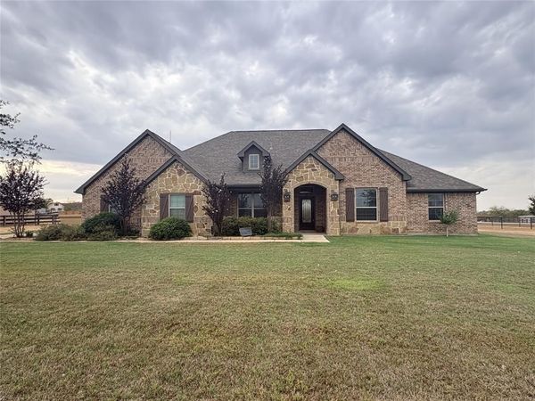 209 Highland Hills Boulevard, Decatur, TX 76234