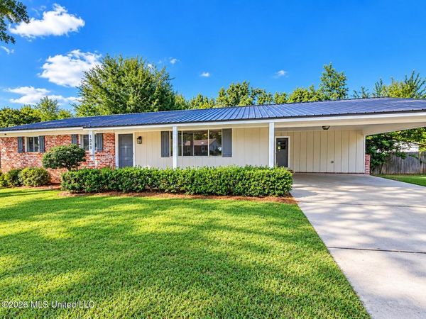 1348 Winterview Drive, Jackson, MS 39211