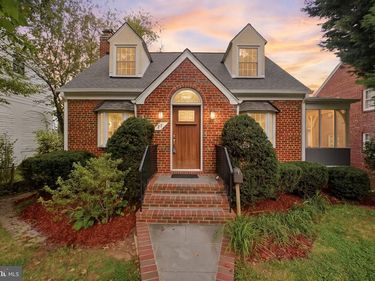 27 N FENWICK STREET N, ARLINGTON, VA 22201