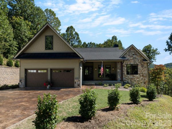945 Somersby Park , Hendersonville, NC 28739