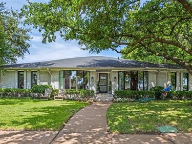 9049 Maguires Bridge Drive, Dallas, TX 75231
