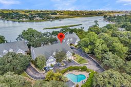 108 Waterfront Plantation Drive photo 4