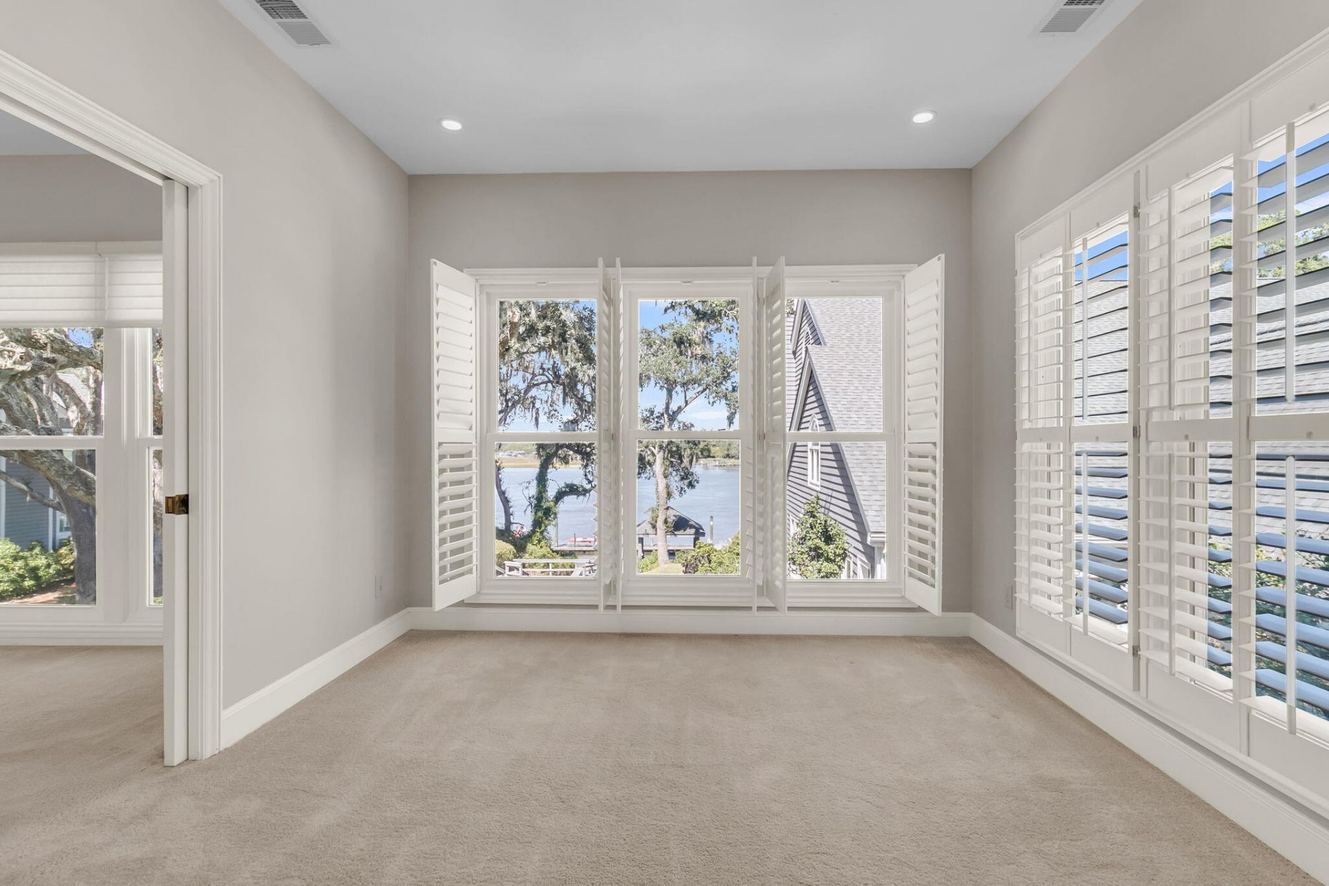 108 Waterfront Plantation Drive Photo 35