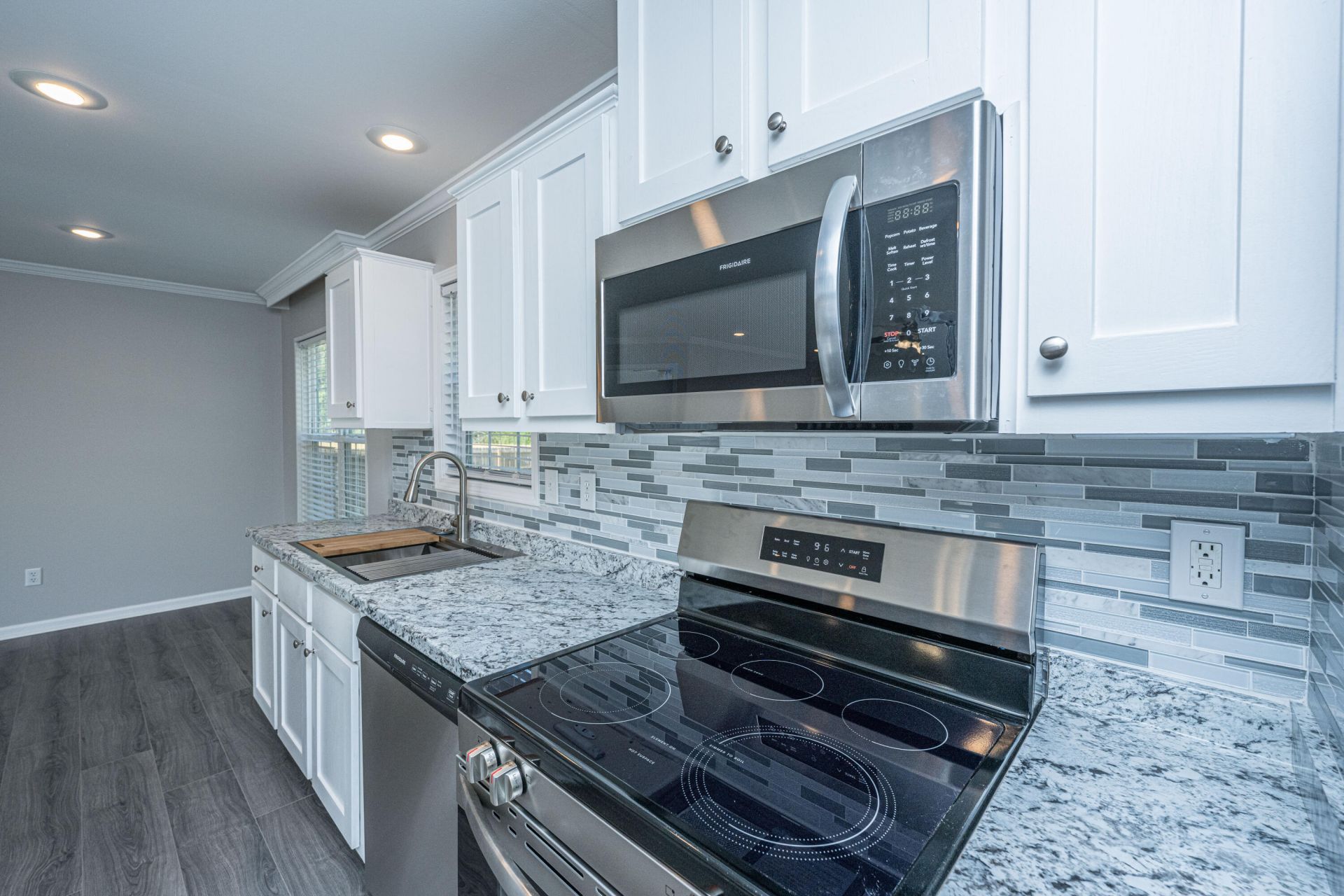 324 Bedford Road Photo 21
