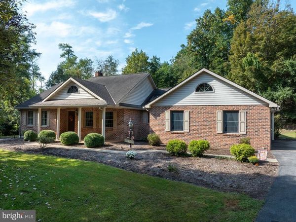 105 WALNUT LANE, LEWISTOWN, PA 17044