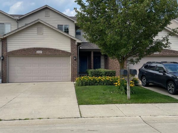 29127 TIMBER WOODS Drive, Chesterfield Township, Mi 48047
