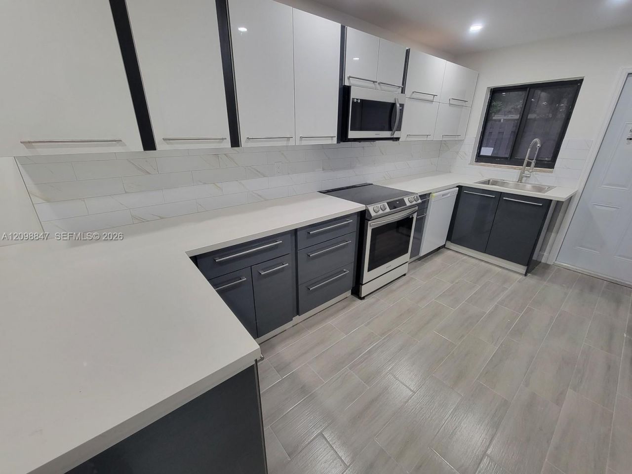 2300 SW 18th Ter , Fort Lauderdale, FL 33315 Photo