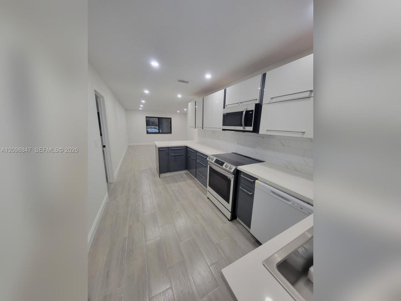 2300 SW 18th Ter , Fort Lauderdale, FL 33315 Photo