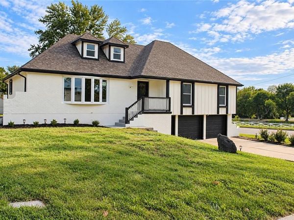16001 E 30 Street, Independence, MO 64055
