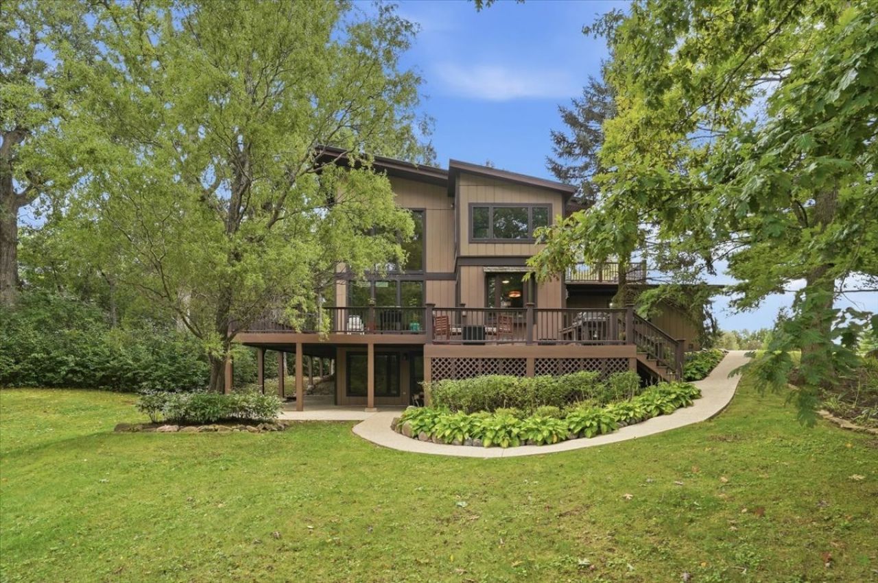 26181 W Laurel Avenue, Wauconda, IL 60084 Main Photo