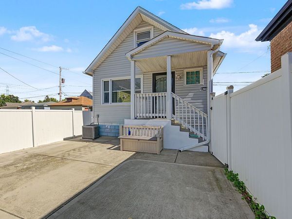 13029 S Houston Avenue, Chicago, IL 60633