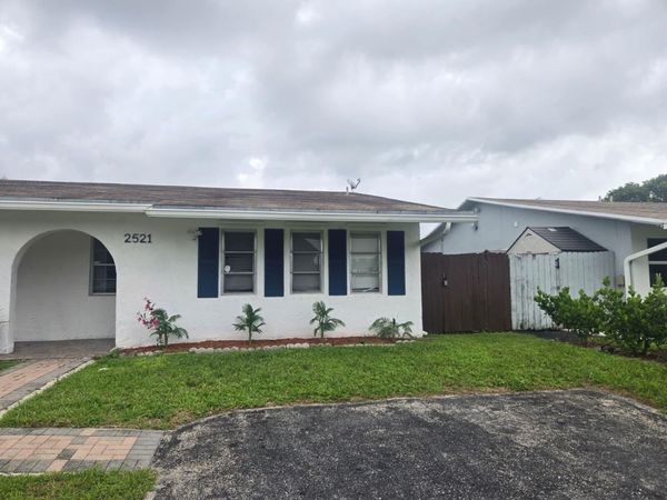 2521 SW 58th Manor, Fort Lauderdale, FL 33312
