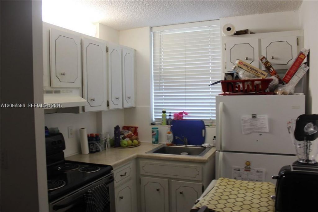 1801 S Treasure Dr, Unit 509, North Bay Village, FL 33141 Photo