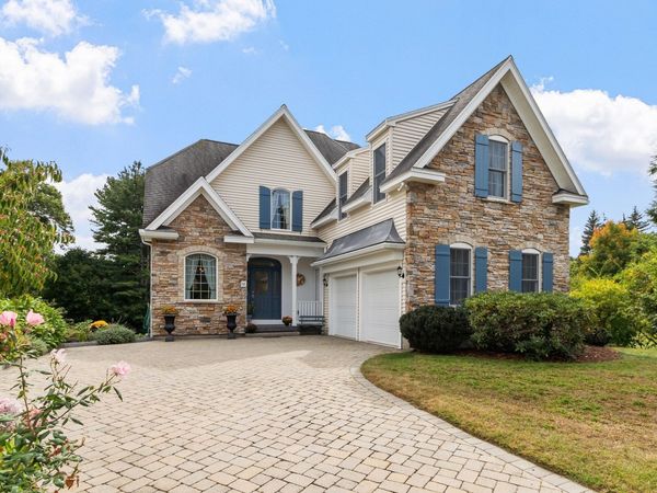 52 High St, Chelmsford, MA 01824