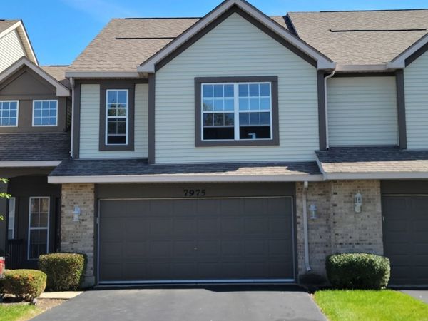 7975 Hedgewood Drive, Unit 7975, Darien, IL 60561