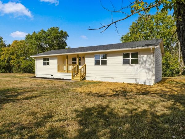 1127 Twin Oak Dr , Murfreesboro, TN 37130