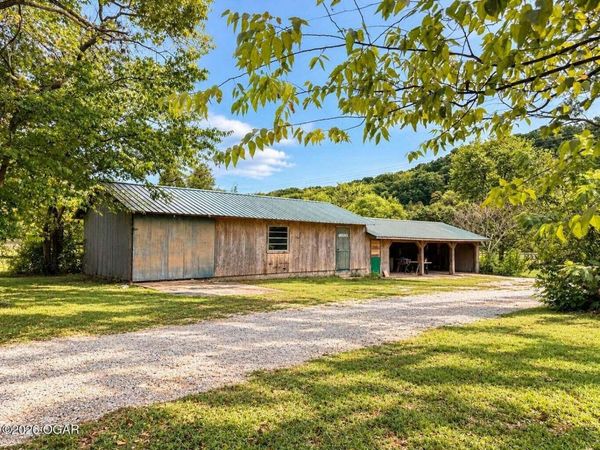 1444 Bear Hollow Road, Pineville, MO 64856
