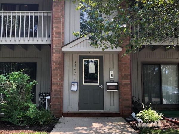 35471 HICKORY WOODS DR , Unit 6, Clinton Township, Mi 48035