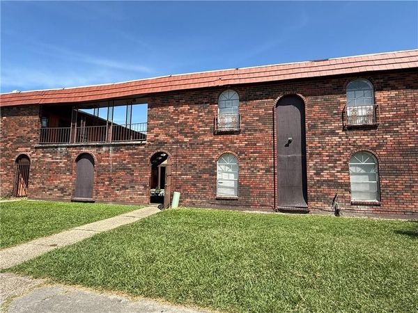 6701 TARA Lane , New Orleans, LA 70127