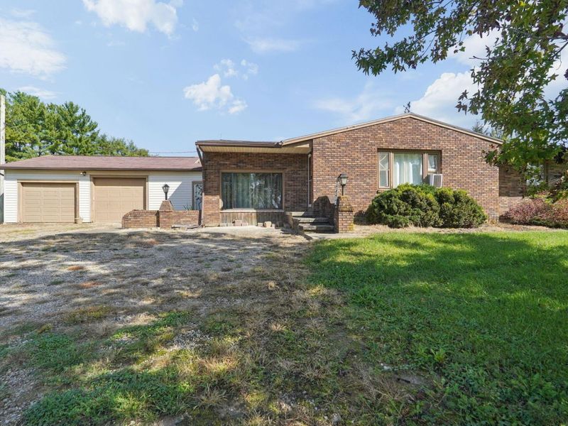 11894 State Route 56 E, Circleville, OH 43113 Photo 2