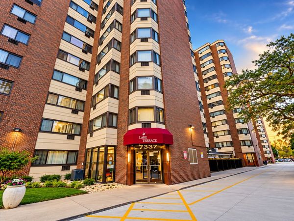 7337 S South Shore Drive, Unit 412, Chicago, IL 60649
