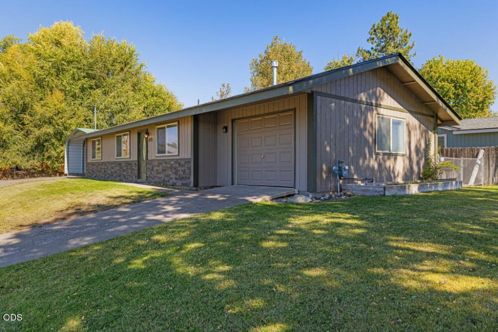 2571 5th Avenue, Bonanza, OR 97623 Main Photo