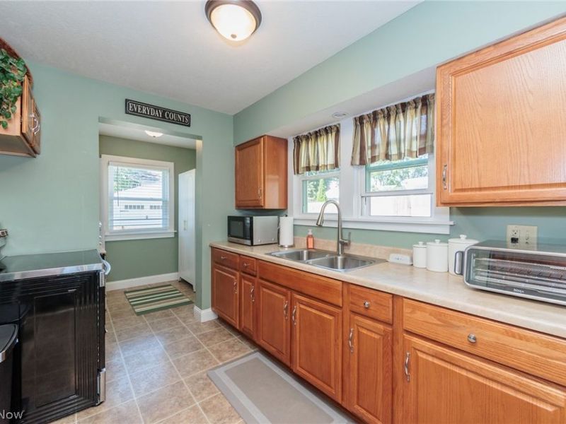796 Graceland Avenue, Barberton, OH 44203 Photo 14