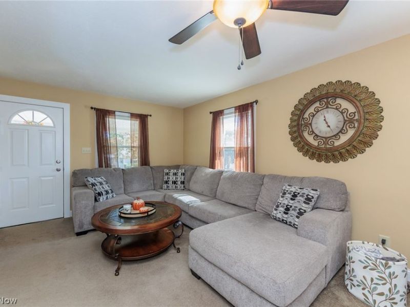 796 Graceland Avenue, Barberton, OH 44203 Photo 5