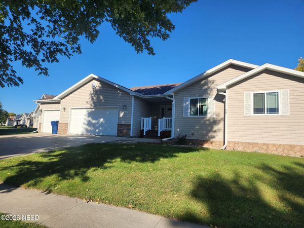 1610 NORTHRIDGE DRIVE NE, Watertown, SD 57201