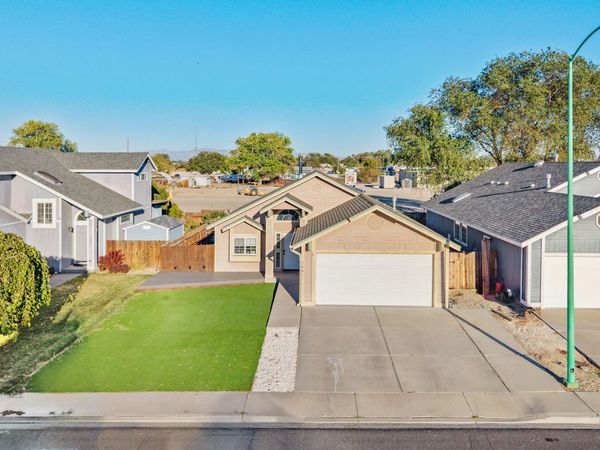 1041 Deena Way, Fallon, NV 89406