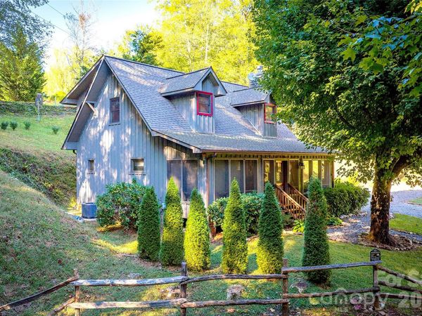 28 Froggy Bottom Trail, Canton, NC 28716