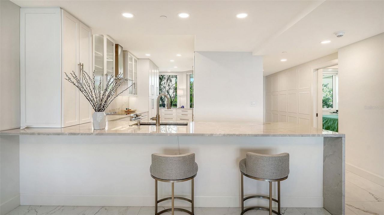 5461 Gulf Of Mexico Drive, Unit 304, Longboat Key, FL 34228 Photo