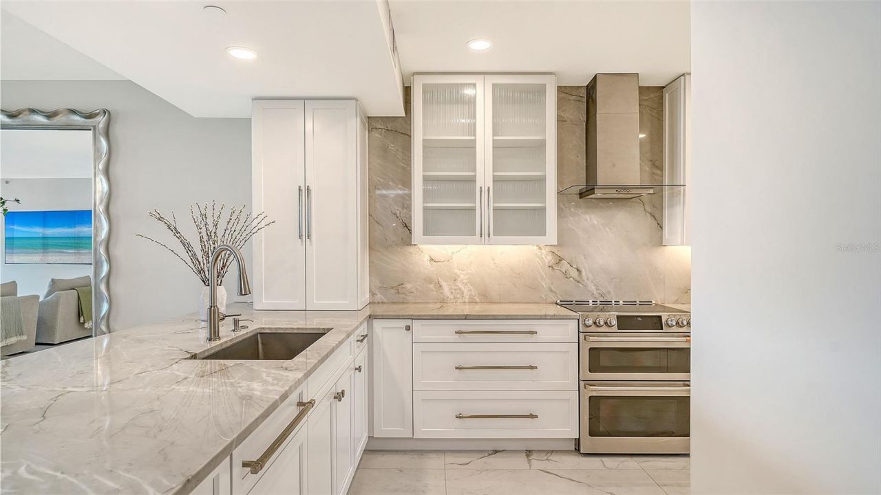 5461 Gulf Of Mexico Drive, Unit 304, Longboat Key, FL 34228 Photo