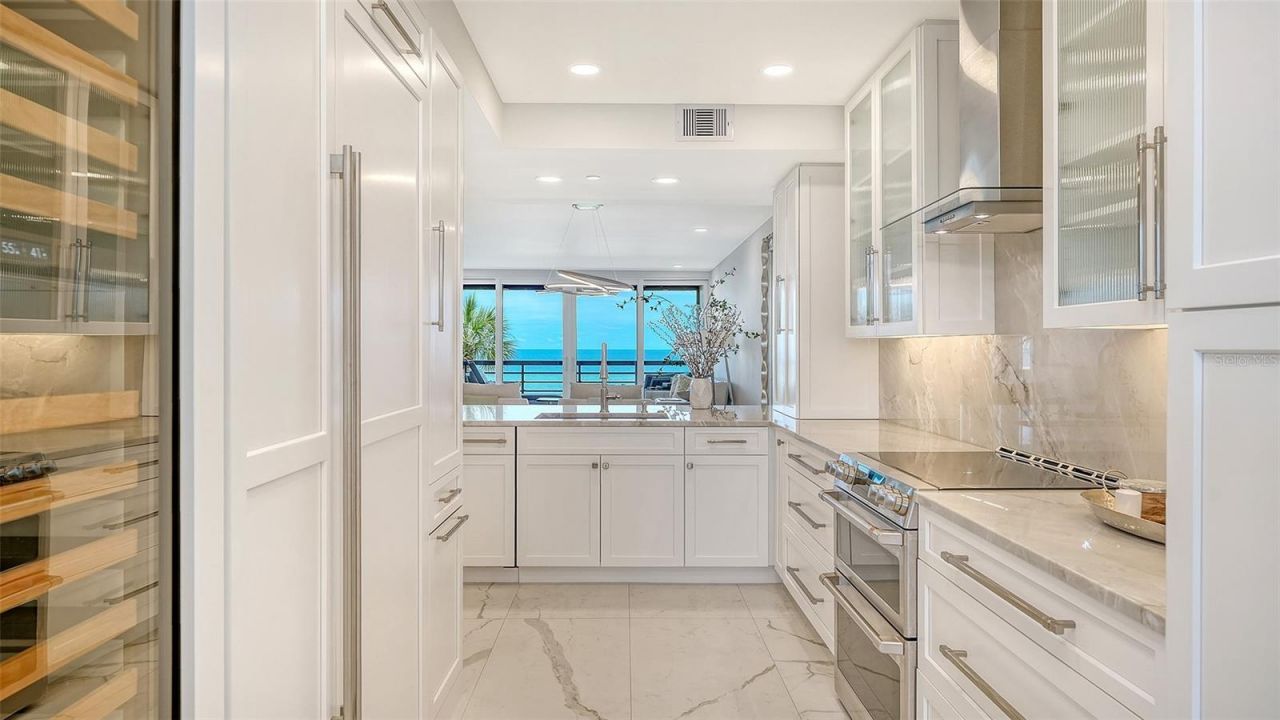 5461 Gulf Of Mexico Drive, Unit 304, Longboat Key, FL 34228 Photo