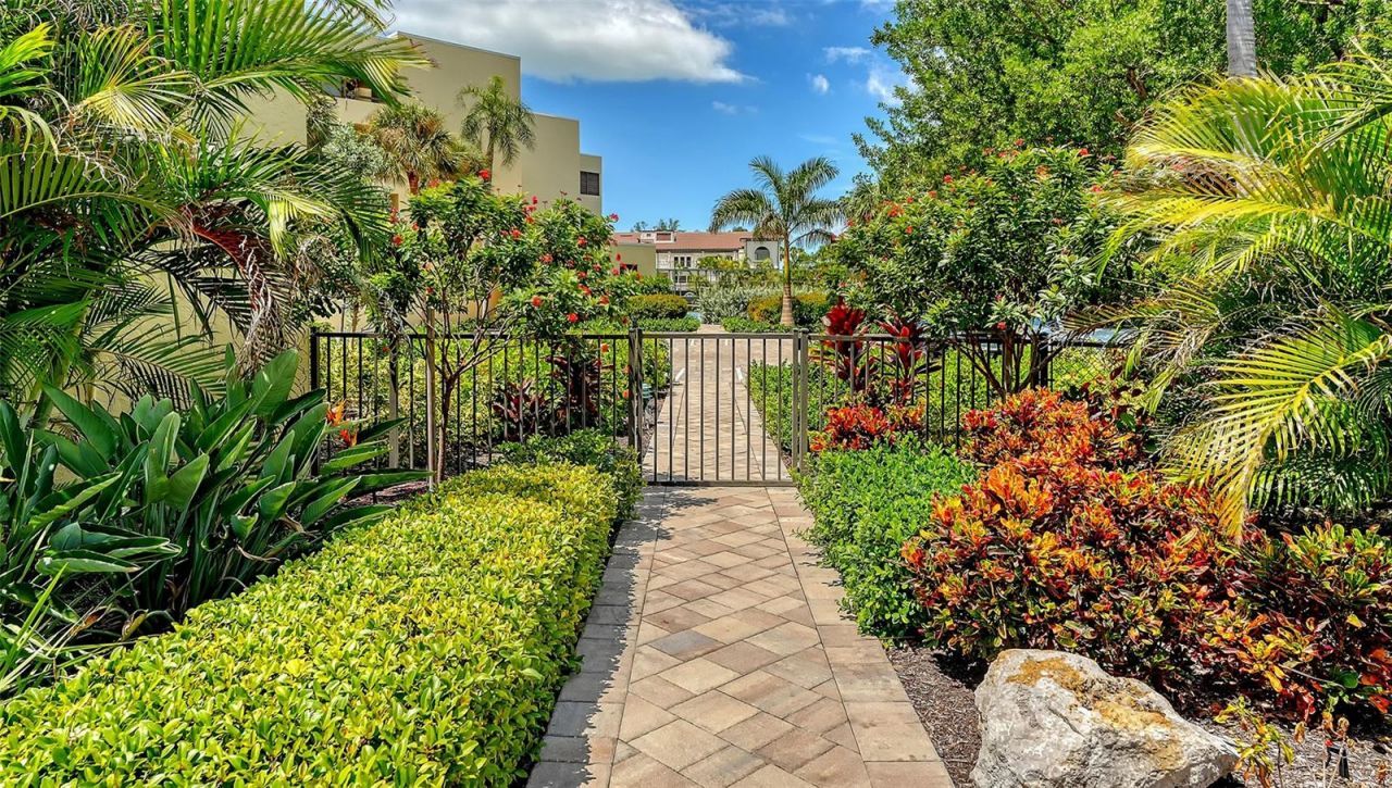 5461 Gulf Of Mexico Drive, Unit 304, Longboat Key, FL 34228 Photo
