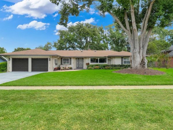 1990 BRANTLEY CIRCLE, CLERMONT, FL 34711