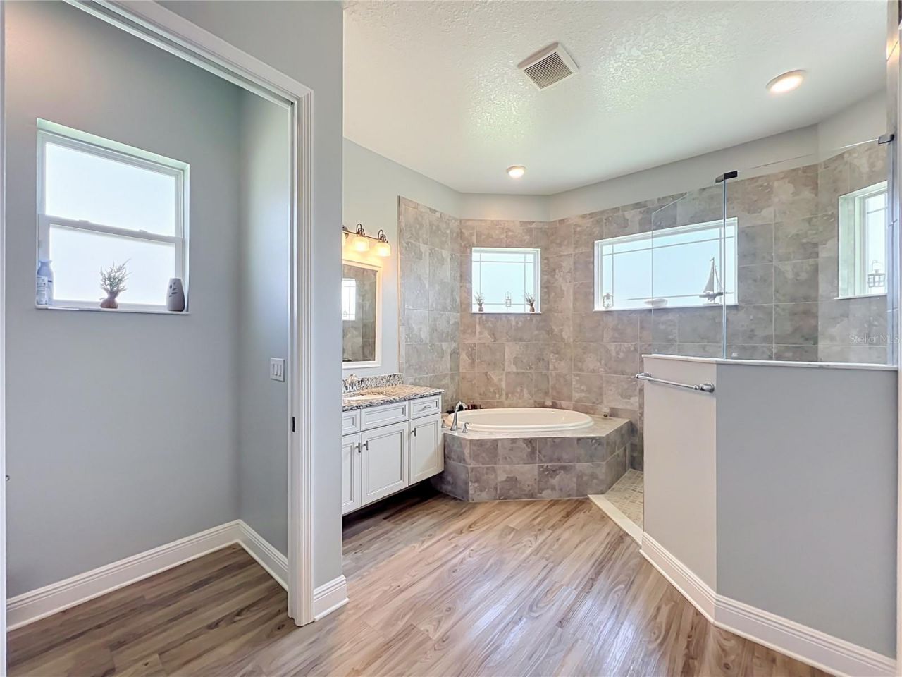 2595 Jolena Drive , Melbourne, FL 32935 Photo