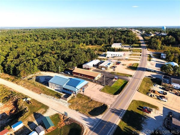 728 N Main St , Laurie, MO 65037