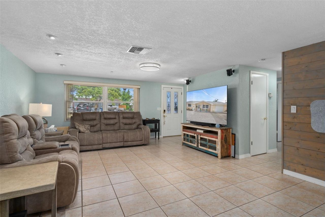 5410 Flora Avenue, Holiday, FL 34690 Photo