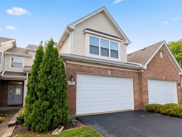 8424 Dawn Lane, Darien, IL 60561