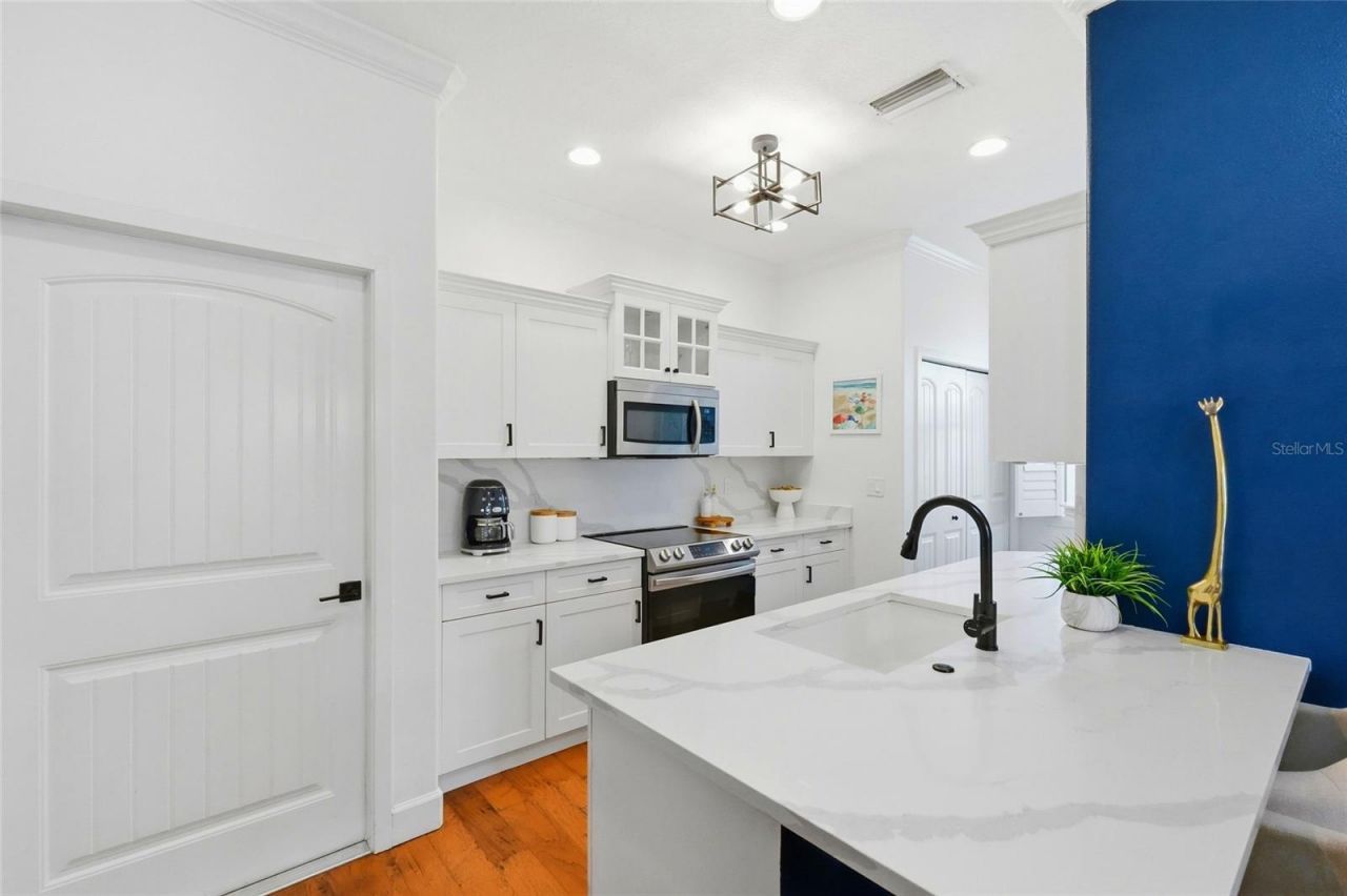 3415 72nd Drive E, Sarasota, FL 34243 Photo
