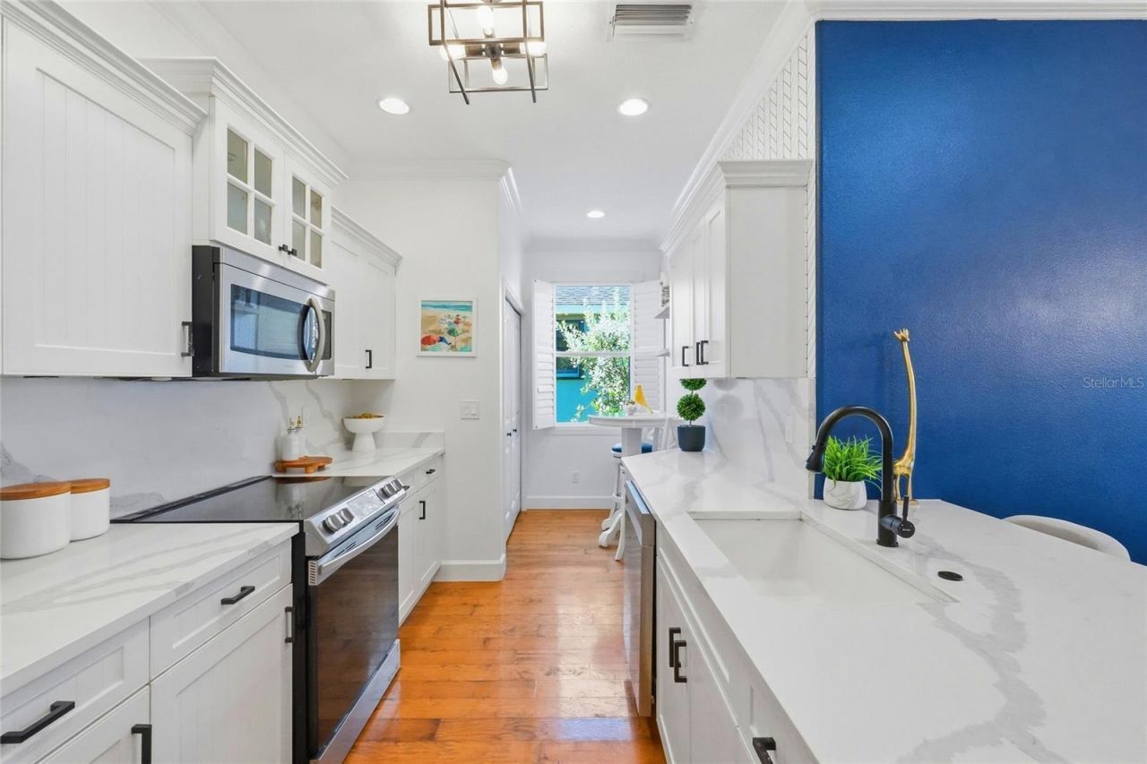 3415 72nd Drive E, Sarasota, FL 34243 Photo