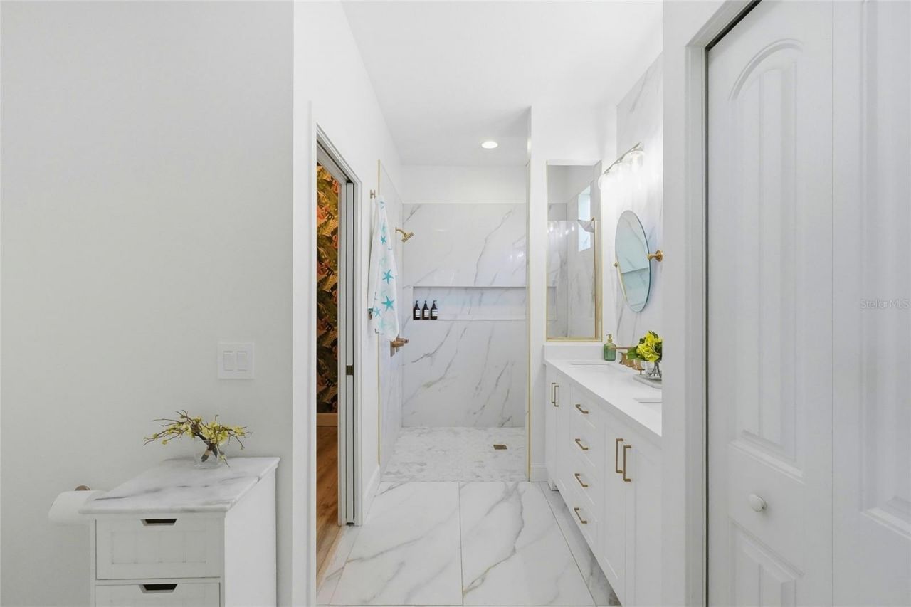 3415 72nd Drive E, Sarasota, FL 34243 Photo