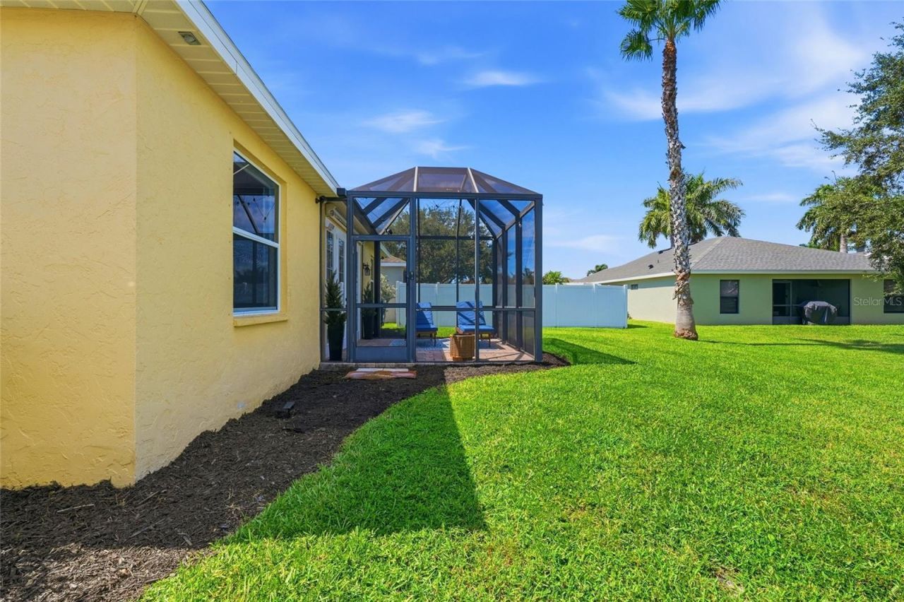 3415 72nd Drive E, Sarasota, FL 34243 Photo