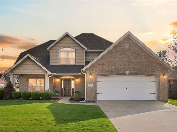 2215 S 18th Place , Rogers, AR 72758